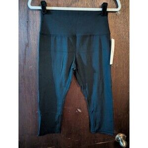 4/$12 NEW Sunzel Large Black Capri Leggings